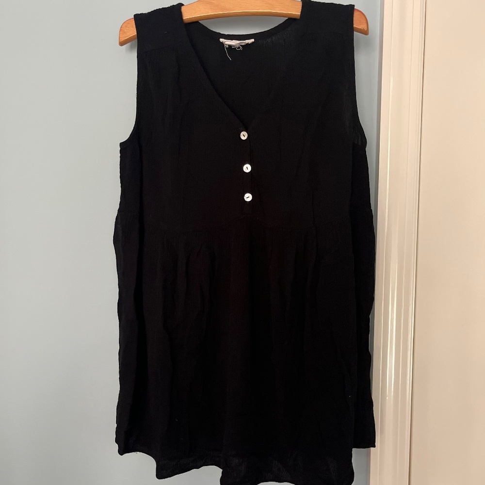 Ingrid & Isabel Black Flowy Sleeveless Top